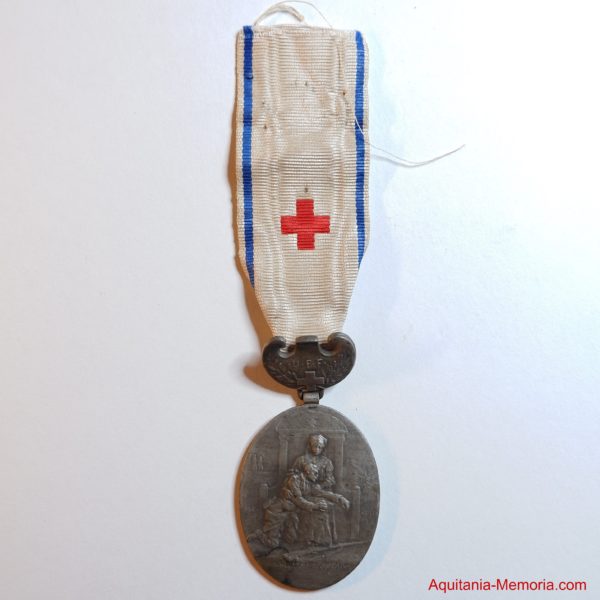 médaille infirmière croix rouge